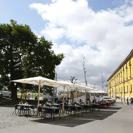 Premium In Lisbon's Downtown Lissabon
